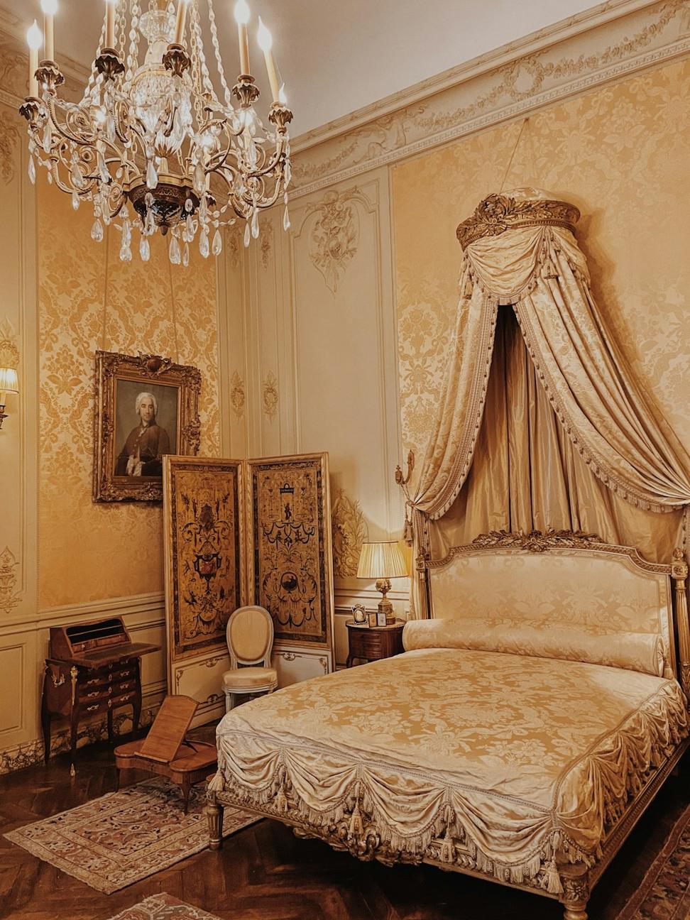 Luxury Penthouse Suite
